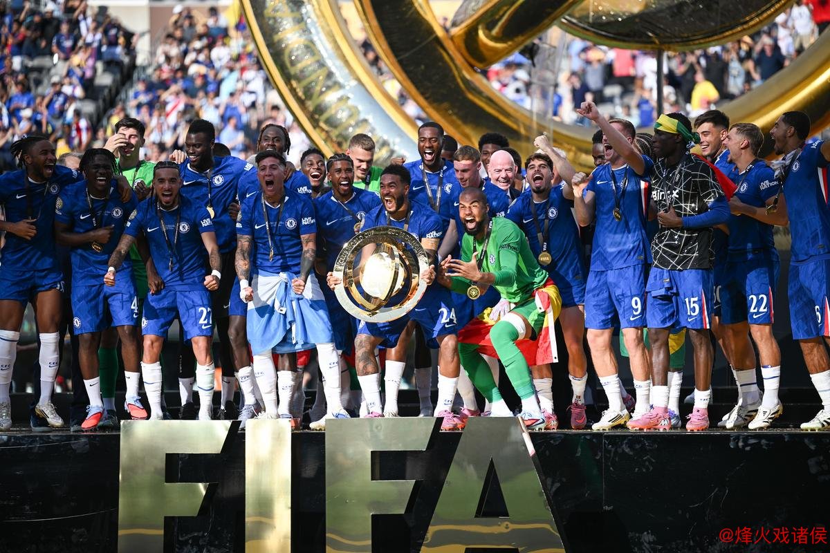 世俱杯冠军赔率:巴黎虽冷负仍居首,三队并列次席 世俱杯冠军赔率:巴黎虽冷负仍居首,三队并列次席