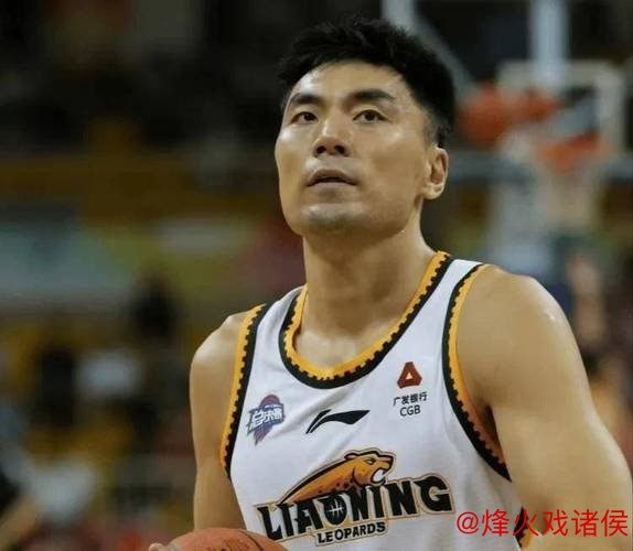 李晓旭达成CBA生涯700场成就 仅次于周鹏 李晓旭达成CBA生涯700场成就 仅次于周鹏