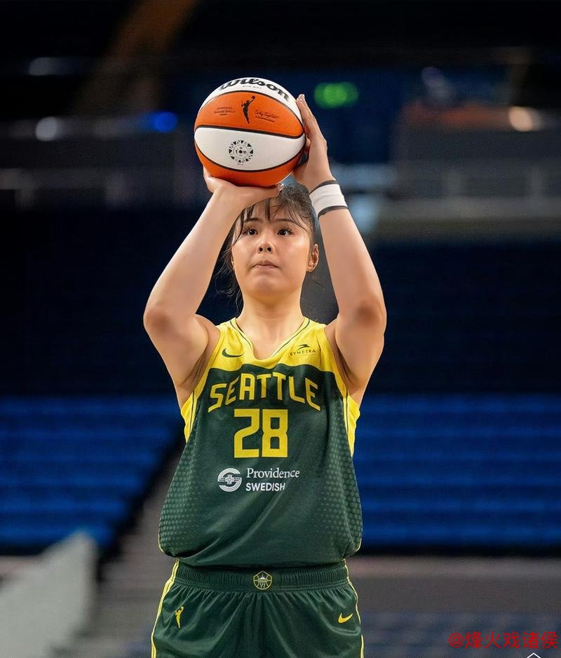 李月汝WNBA首次首发出场 因犯规困扰仅贡献3分2篮板