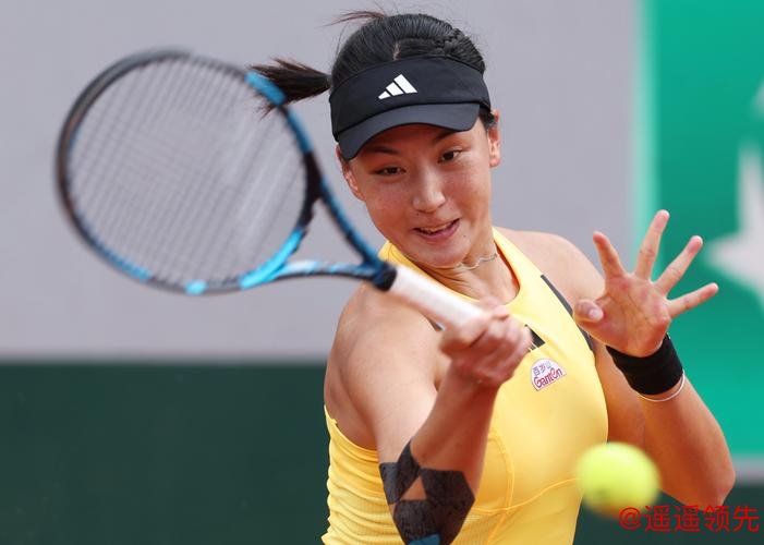 高温难阻胜利步伐， 从外场打起的王欣瑜，昂首挺进大球场